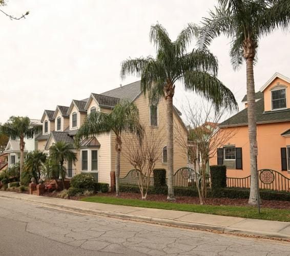 Row of townhomes in a Florida community